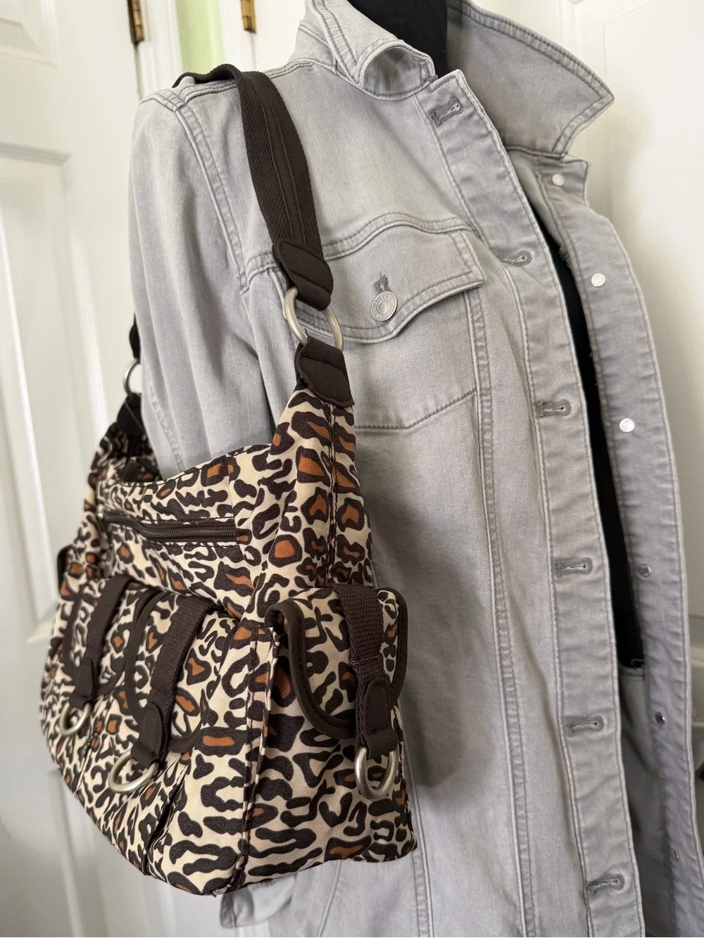 NWT Travelon Leopard Print Stylish Shoulder Bag in Brown and Cream
